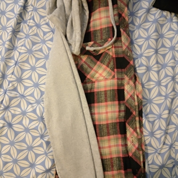 Hooded flannel - Picture 3 of 4